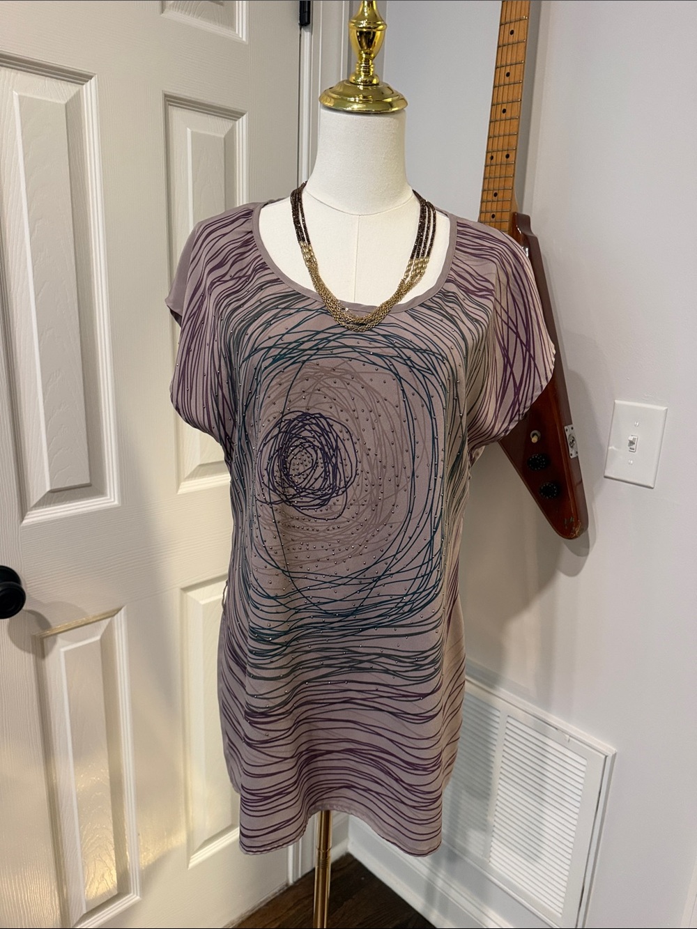 Women's Taupe Plum Graphic Short Sleeve Tunic Top